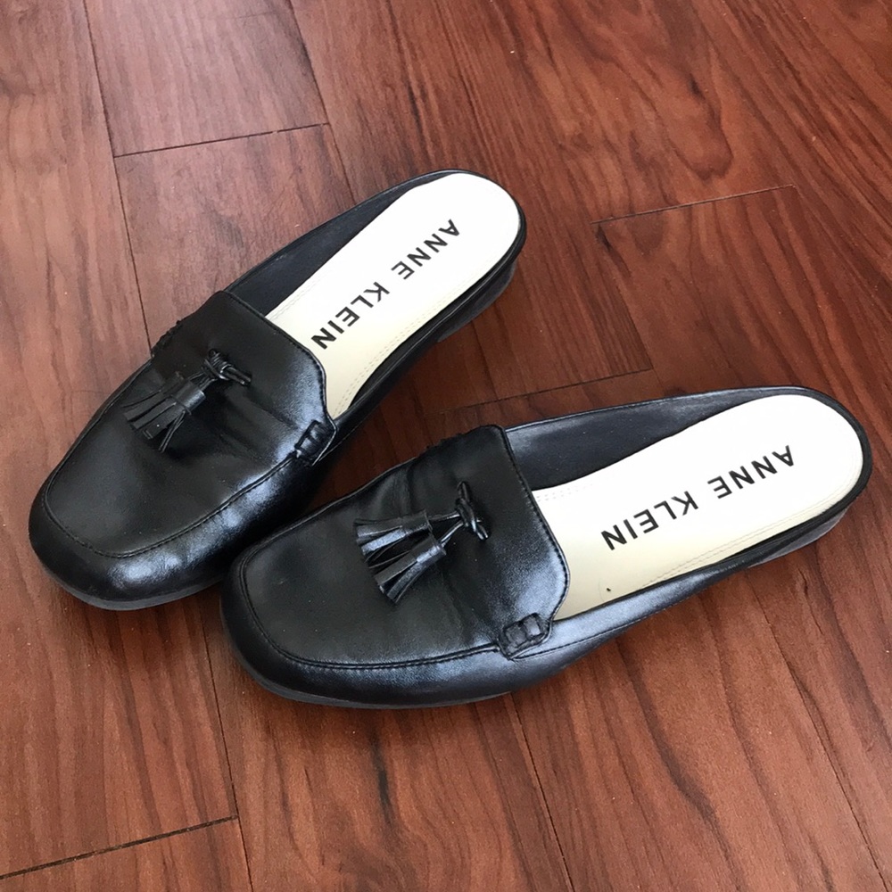 ***SHOE SALE*** Anne Klein Slides